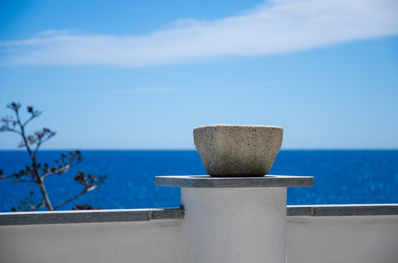 Seaside Holiday Apartment - Unique Location Cipressa Exterior photo